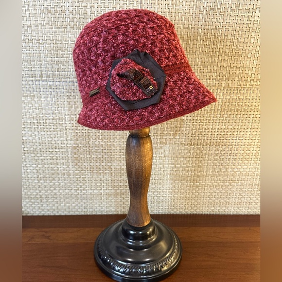 🌟HP🌟VTG 1980s-90s Willow Chenile Boucle Cloche with Sequin Flower by Betmar - Picture 1 of 12